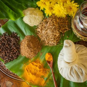 Podi Kizhi Herbal Powder Pouch, Ayurveda, Wellness, Yoga Retreats, Phuket Thaïlande, Mangosteen Ayurveda & Wellness Resort, Number 1 Ayurveda Resort En Thaïlande, Rawai, Phuket.