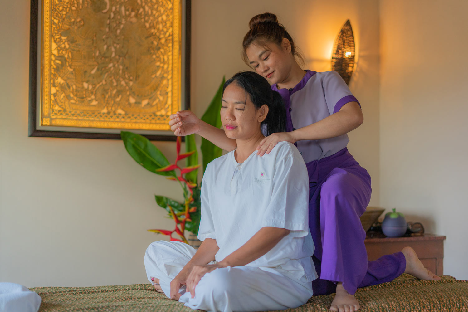 Massage thaïlandais de soulagement, Ayurveda, Bien-être, Retraites de yoga, Phuket Thaïlande, Mangosteen Ayurveda & Wellness Resort, Numéro 1 Ayurveda Resort en Thaïlande, Rawai, Phuket.
