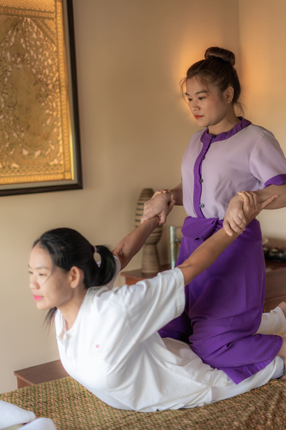 Massage thaïlandais de soulagement, Ayurveda, Bien-être, Retraites de yoga, Phuket Thaïlande, Mangosteen Ayurveda & Wellness Resort, Numéro 1 Ayurveda Resort en Thaïlande, Rawai, Phuket.