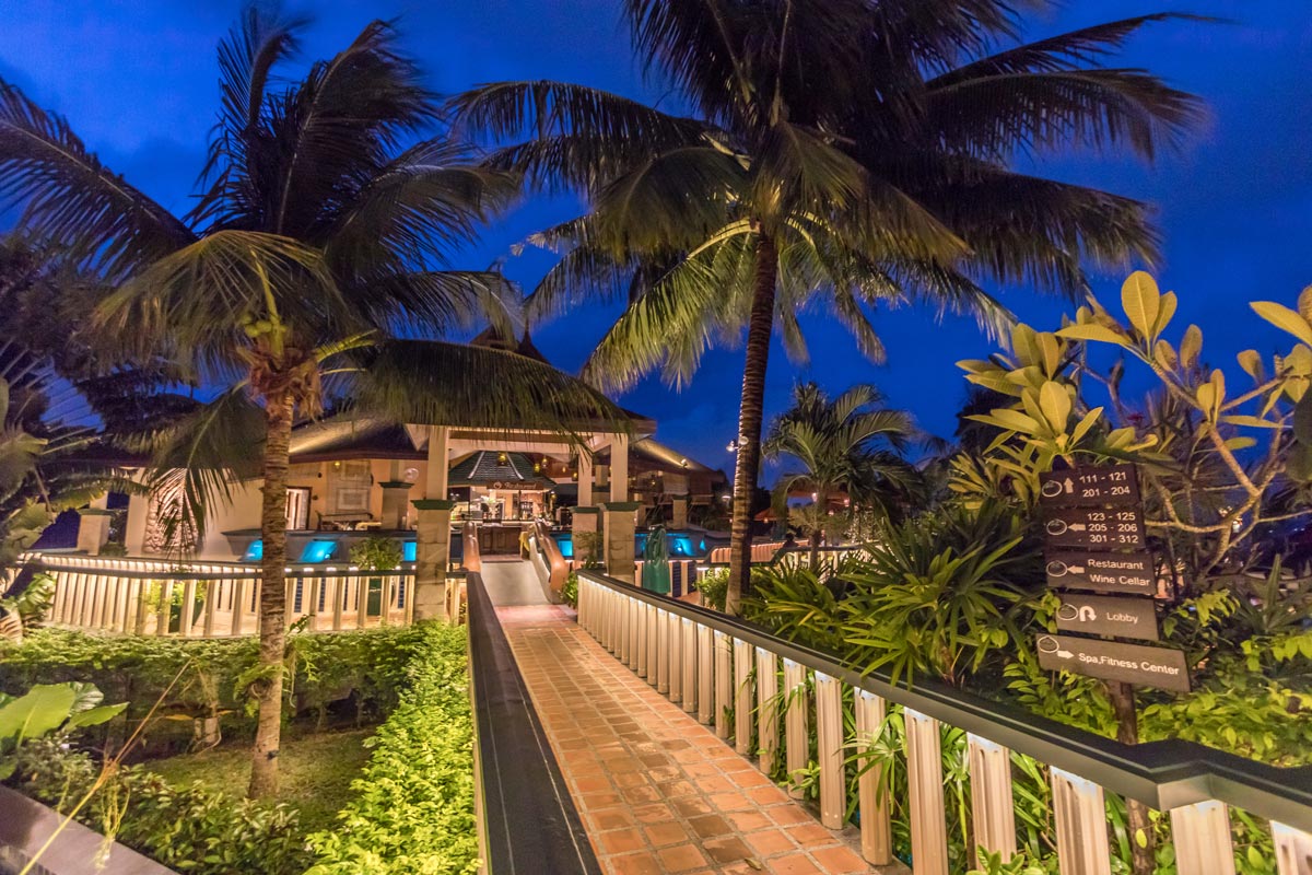 19 Mangosteen Restaurant Entrance Night